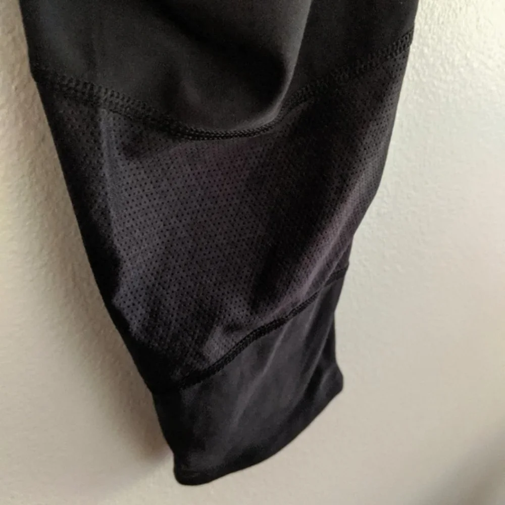 NWOT Nike Dri Fit Tech Capri Black Running Pant Women Size Extra Small